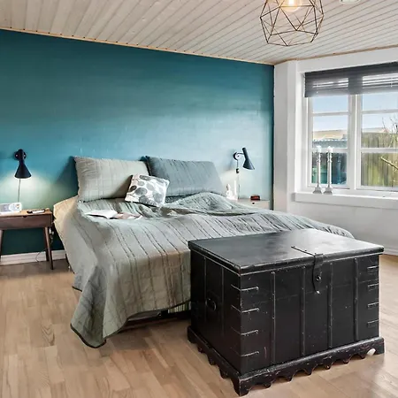 5 Bedroom Cozy In Сasa de vacaciones Thyborøn