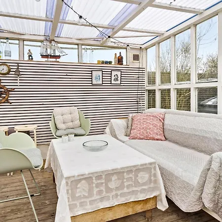 5 Bedroom Cozy In