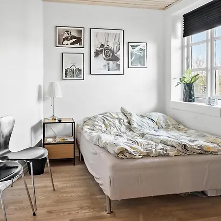 5 Bedroom Cozy In Thyboron