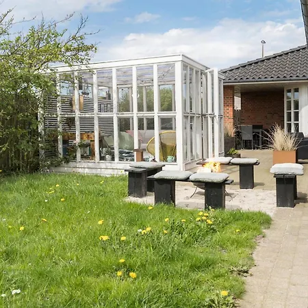 5 Bedroom Cozy In *